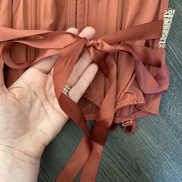 Corset lingerie - with lace and ribbon 32B - Picture 5 of 7